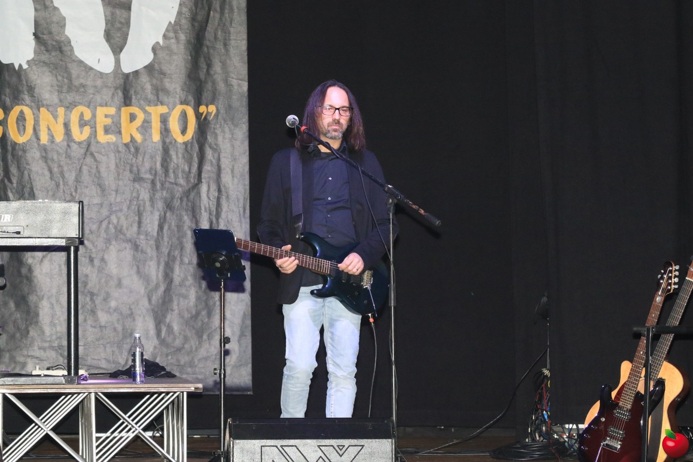 nomadiserata0007.jpg (232 KB)