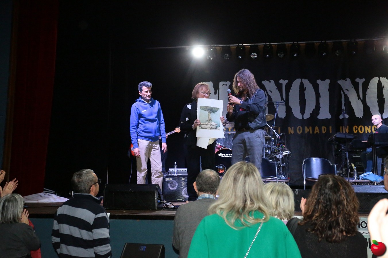 nomadiserata0015.jpg (205 KB)