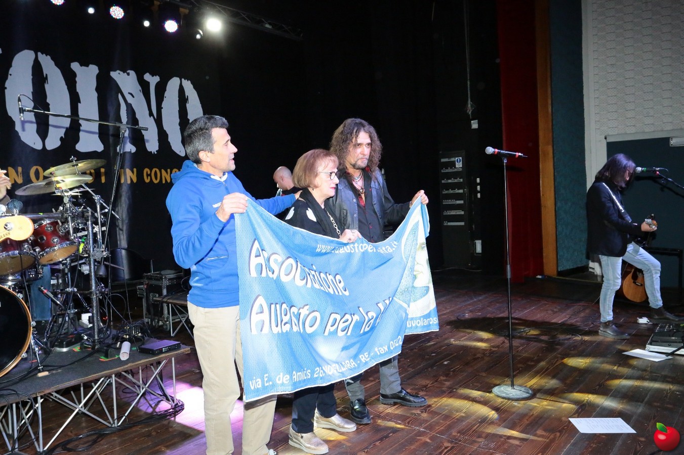 nomadiserata0025.jpg (307 KB)