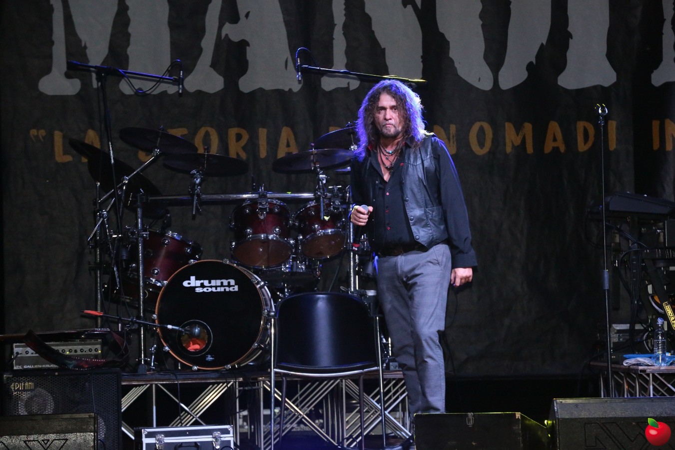 nomadiserata0031.jpg (233 KB)