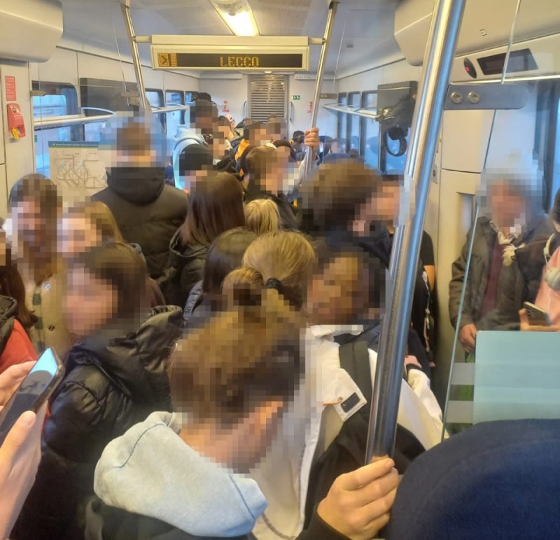 pendolari.jpg (120 KB)