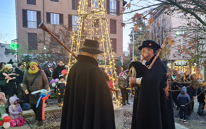 piazzamazzininatale2.jpg (242 KB)