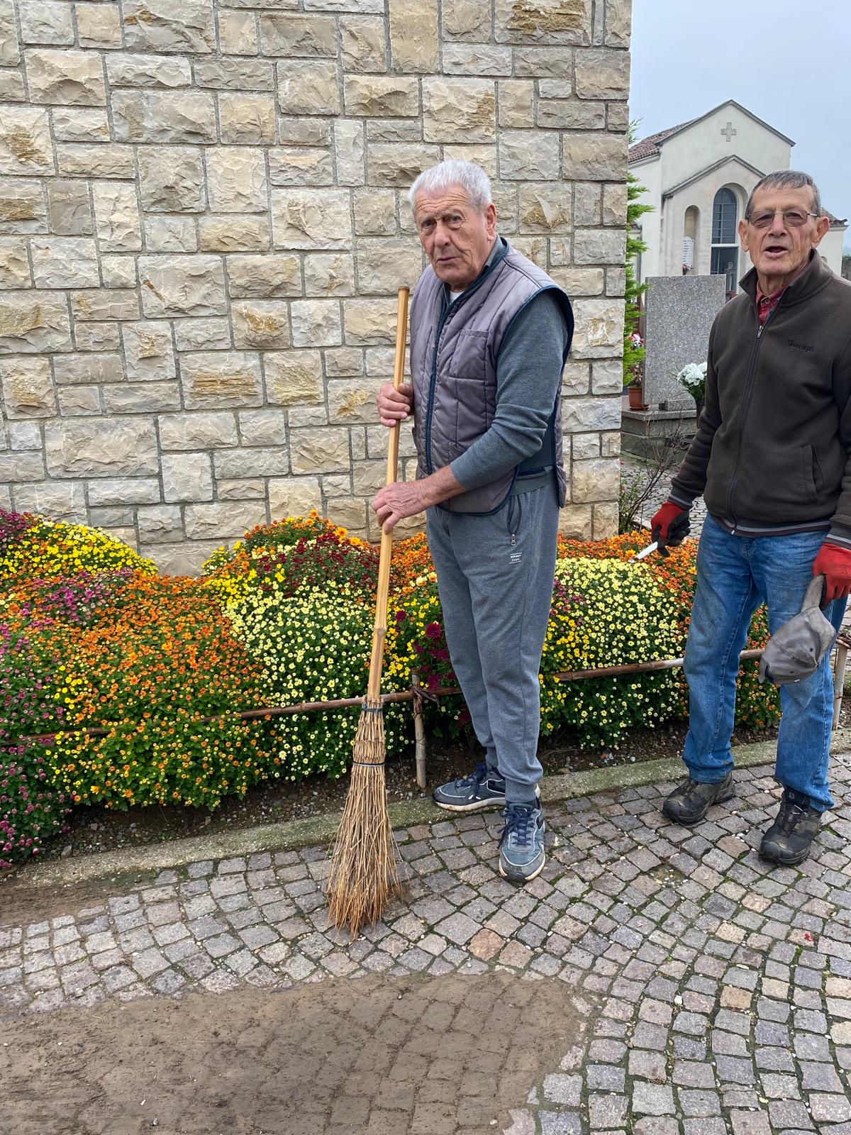 rogoredo_crisantemi__3_.jpeg (492 KB)