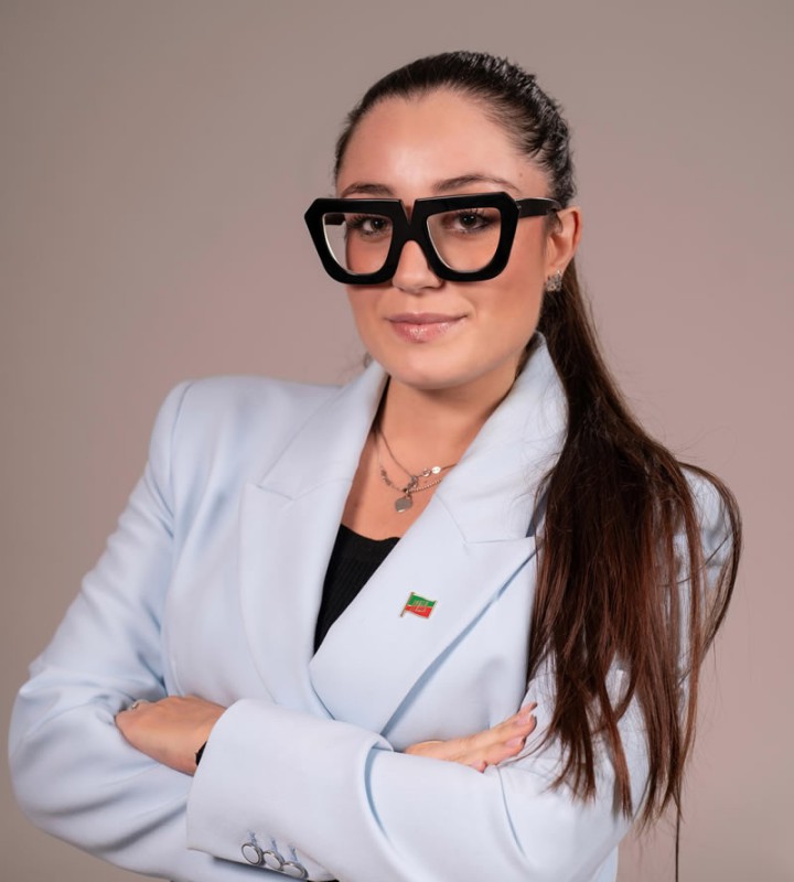 ElisaRatti.jpg (68 KB)
