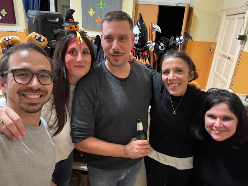 casatenovo_asilo_halloween.jpg (64 KB)