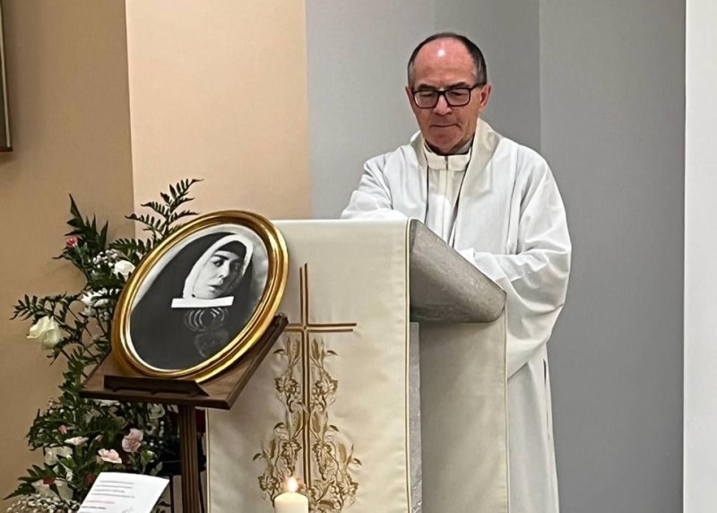 delpinisuore12.jpg (80 KB)