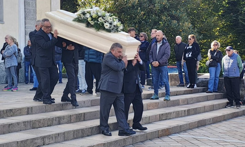 dolzagofunerali4.jpg (123 KB)