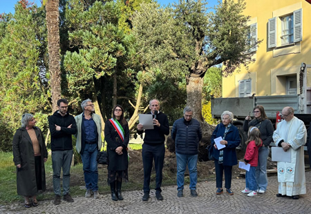 donguanellaprima.jpg (111 KB)