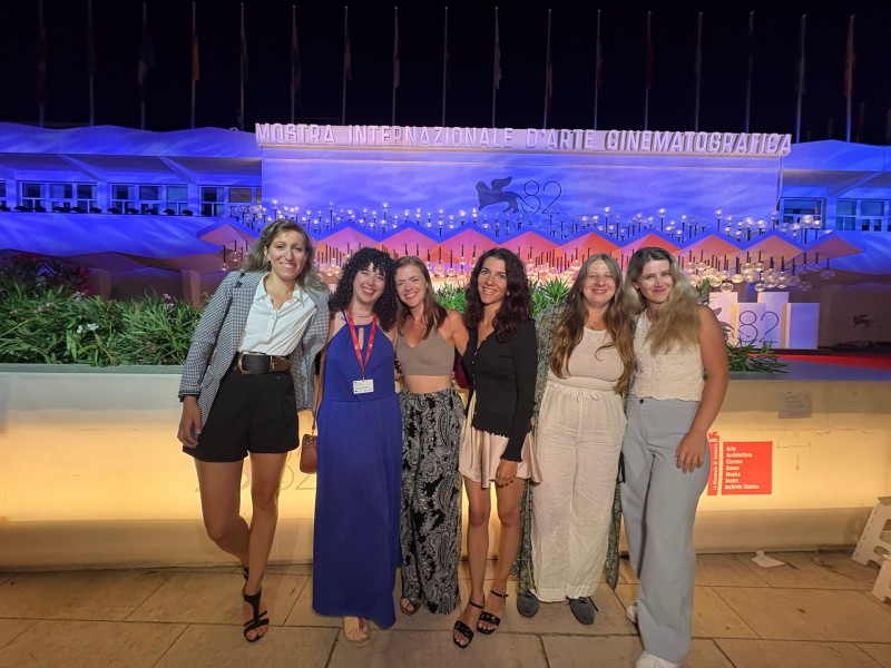 io_angela_ginevra_alessia_carlotta_e_chiara.jpeg (116 KB)