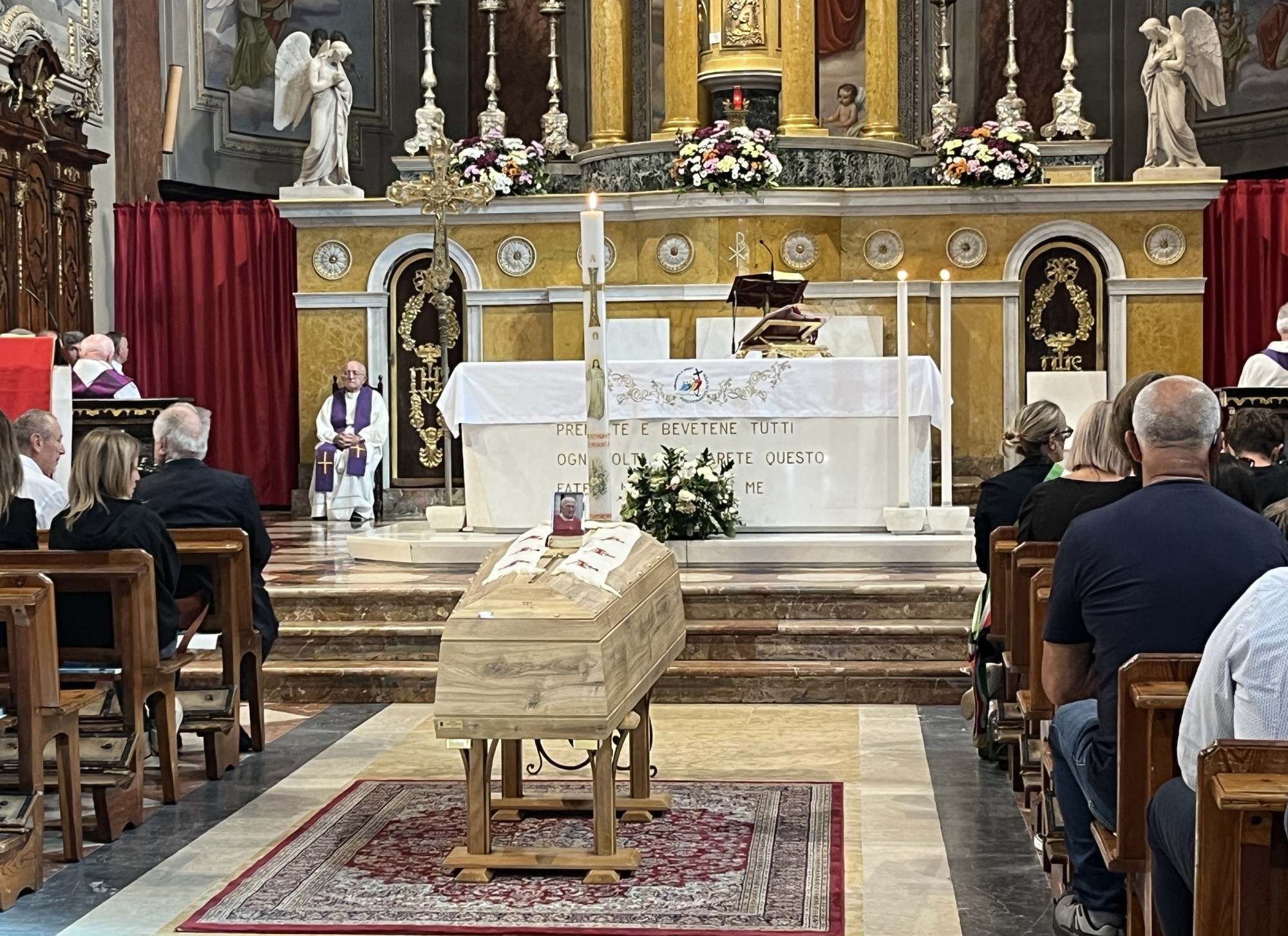 oggionofuneralidongiacomo7.jpg (711 KB)