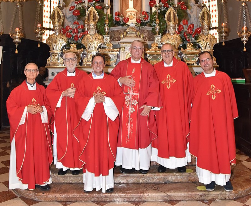 villaraveriopreti.jpg (161 KB)