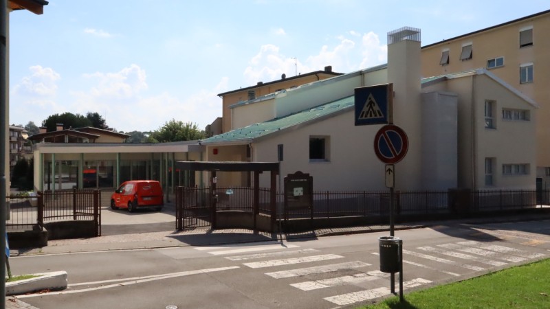 Barzago_primaria31.JPG (70 KB)