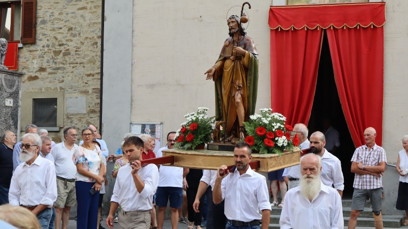 Colle_processioneSanRocco-2.JPG (100 KB)
