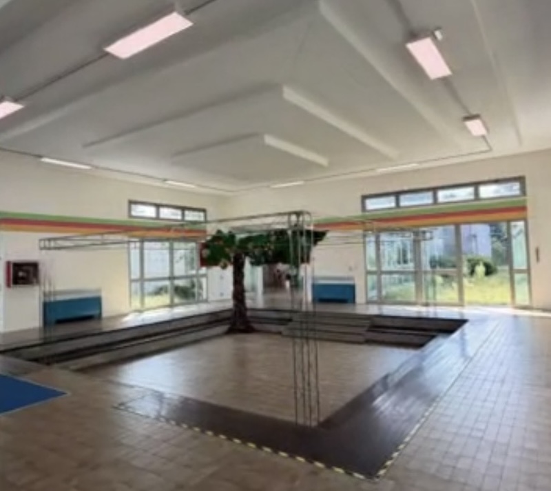 Nibionno_aule_scuola00001.jpg (104 KB)