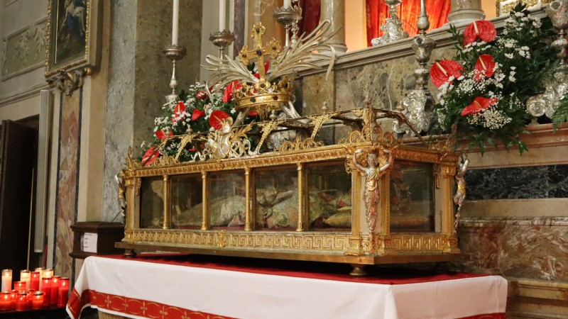 Rogeno-chiesaSantIppolito-11.JPG (116 KB)