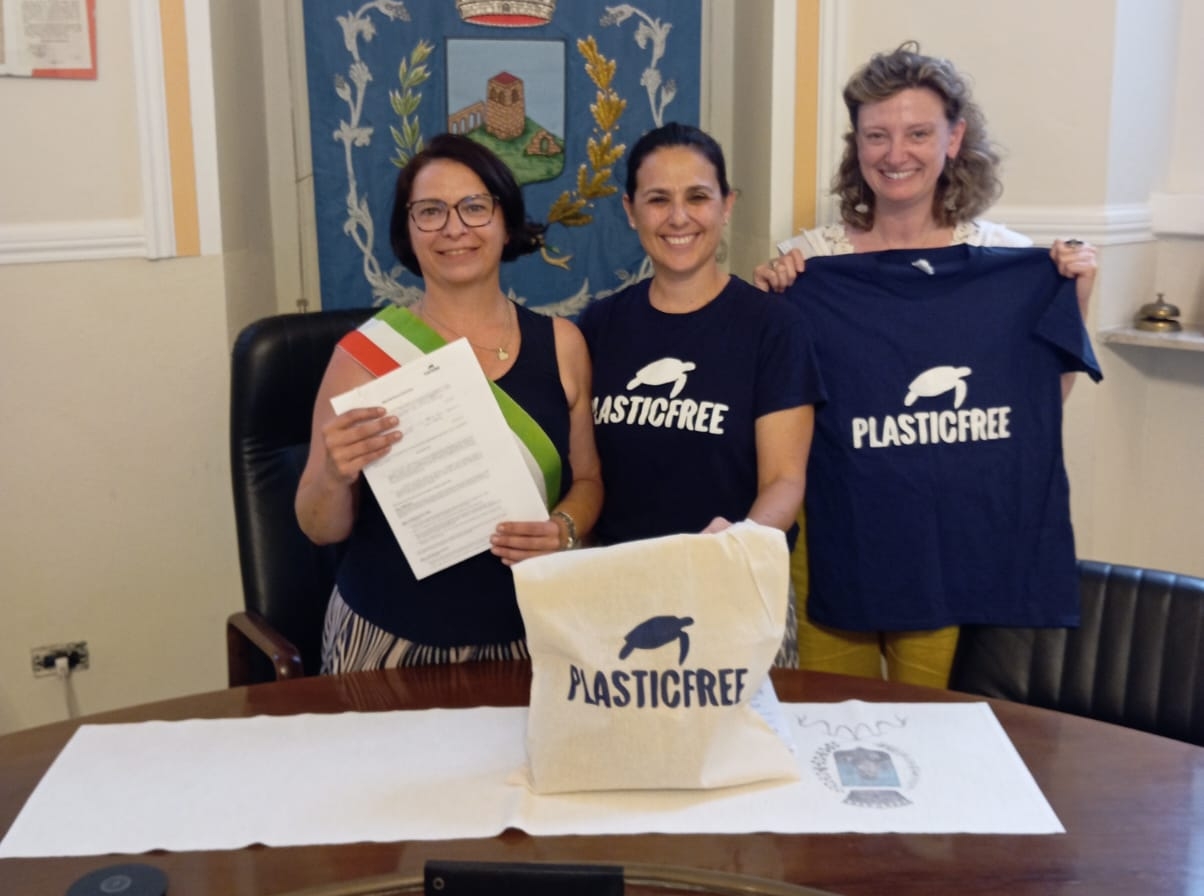 costa_plastic_free__2_.jpeg (216 KB)