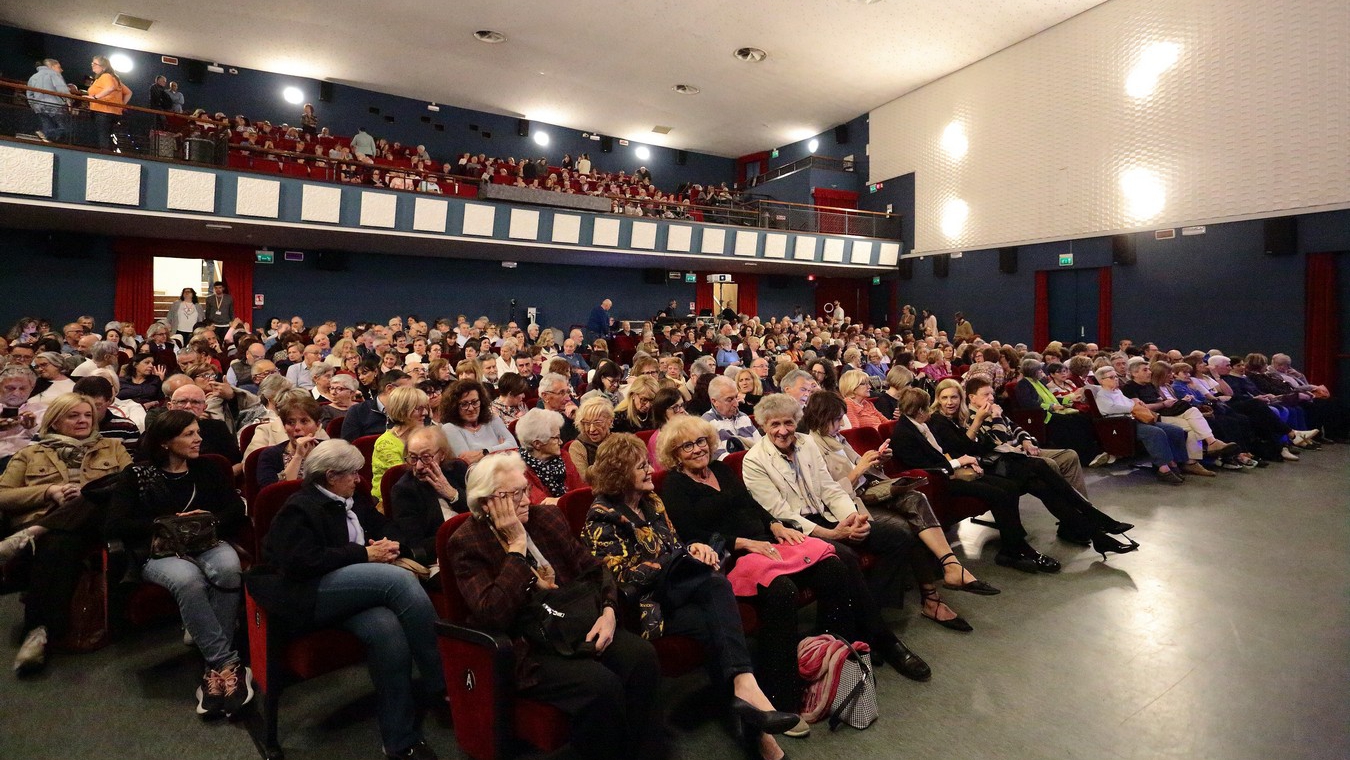 Casatenovo_ultimospettacoloteatro0001.jpg (719 KB)
