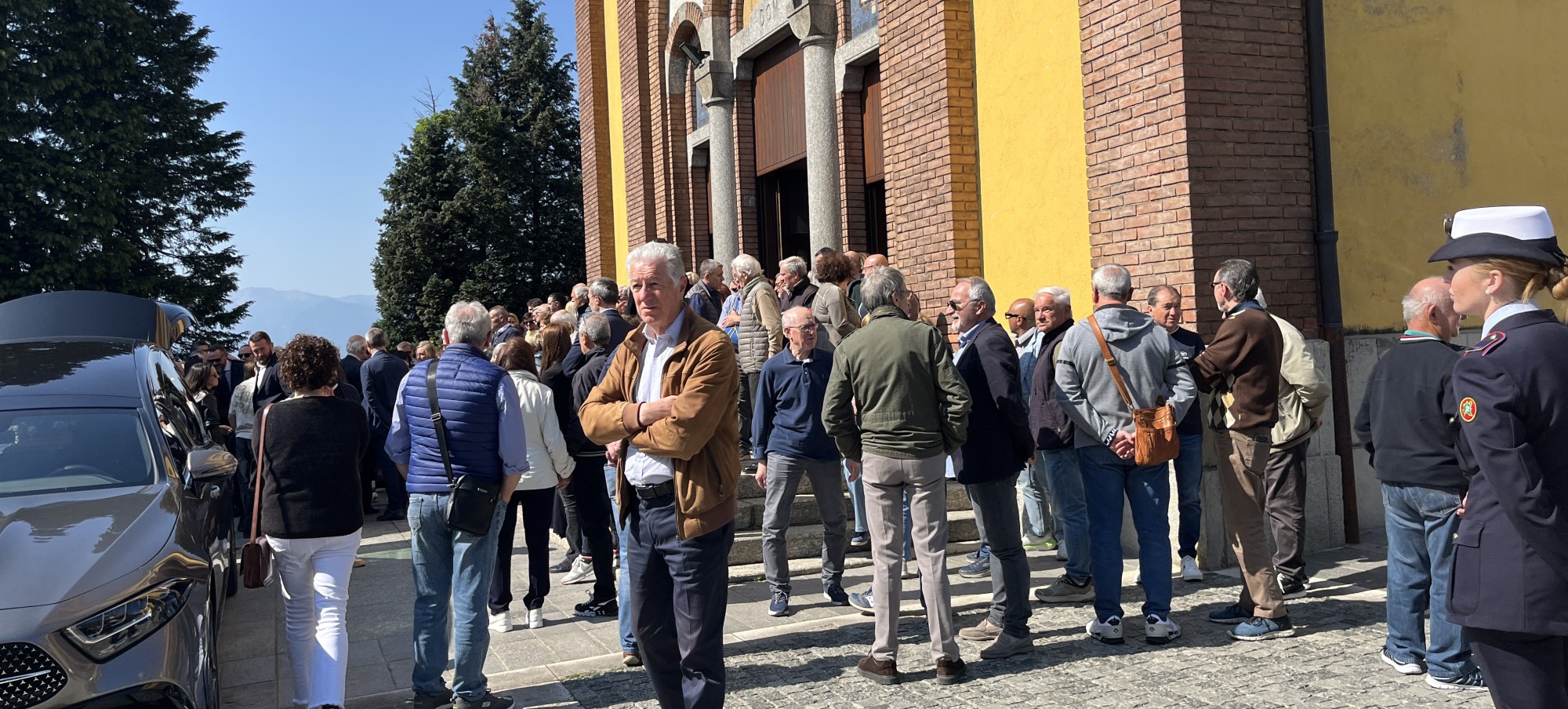 Castello-funerali_Luigina_De_Capitani-11.JPG (1.20 MB)