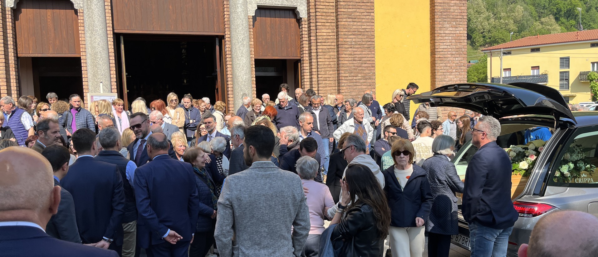 Castello-funerali_Luigina_De_Capitani-13.JPG (1.03 MB)