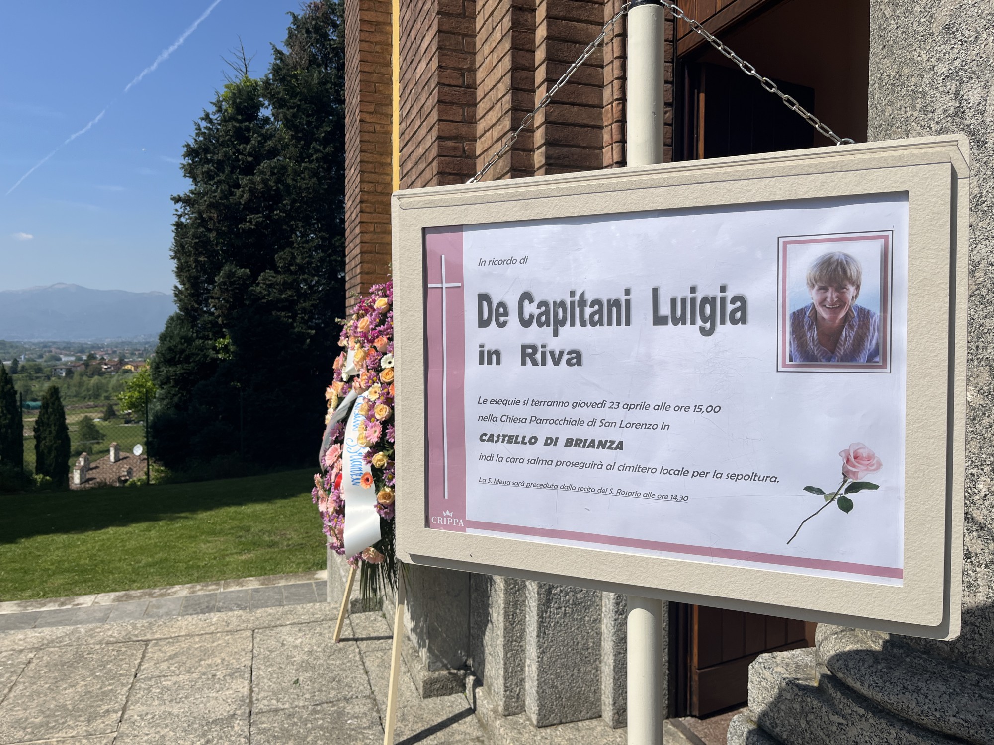 Castello-funerali_Luigina_De_Capitani-4.JPG (718 KB)