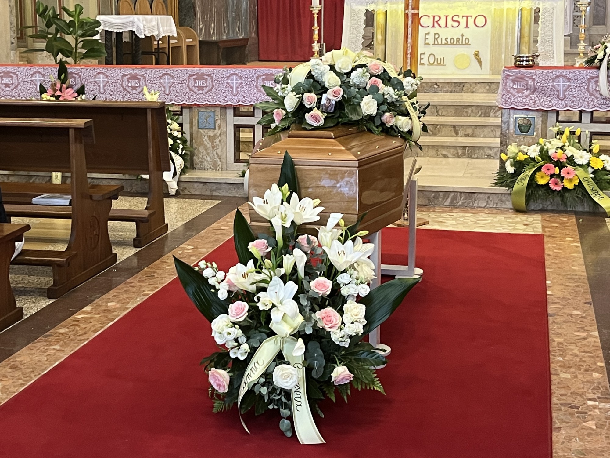 Castello-funerali_Luigina_De_Capitani-6.jpg (681 KB)