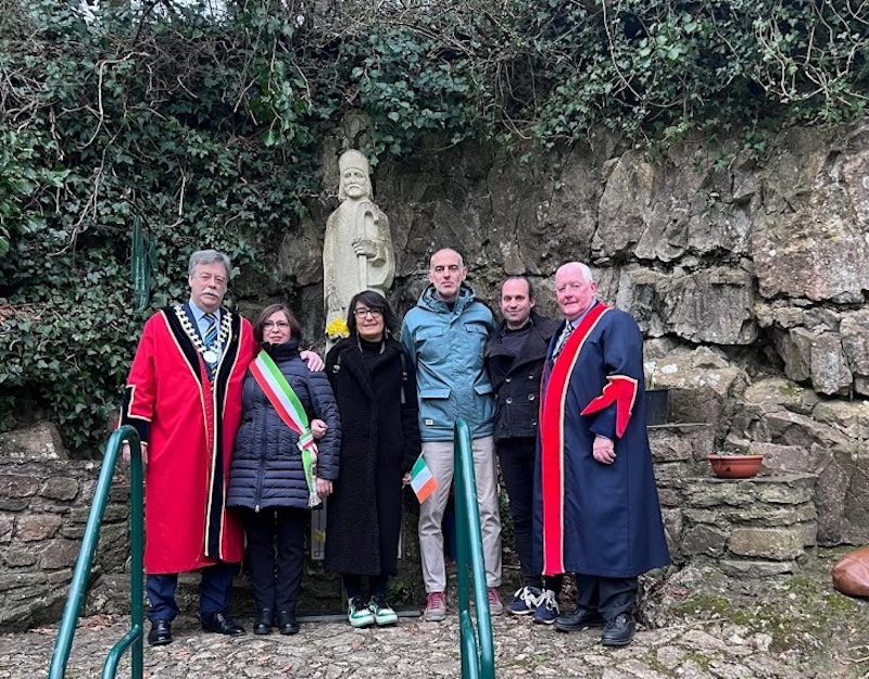 Costa_clonmel00002.jpg (328 KB)