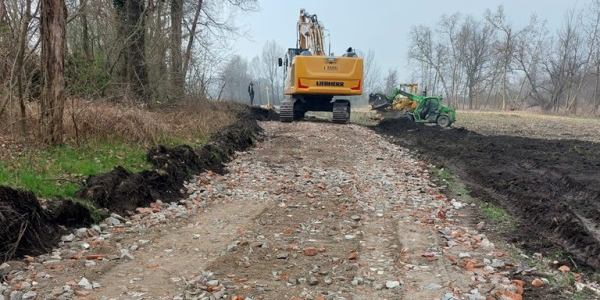 Gandaloglio_vasca_laminazione_pista1-1.jpg (153 KB)