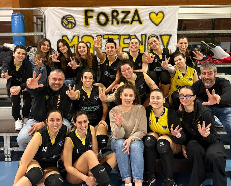 Molteno_open_volley1.jpg (253 KB)