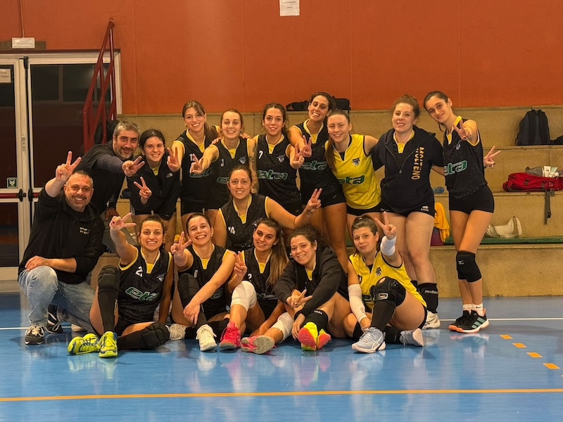 Molteno_open_volley3.jpg (205 KB)