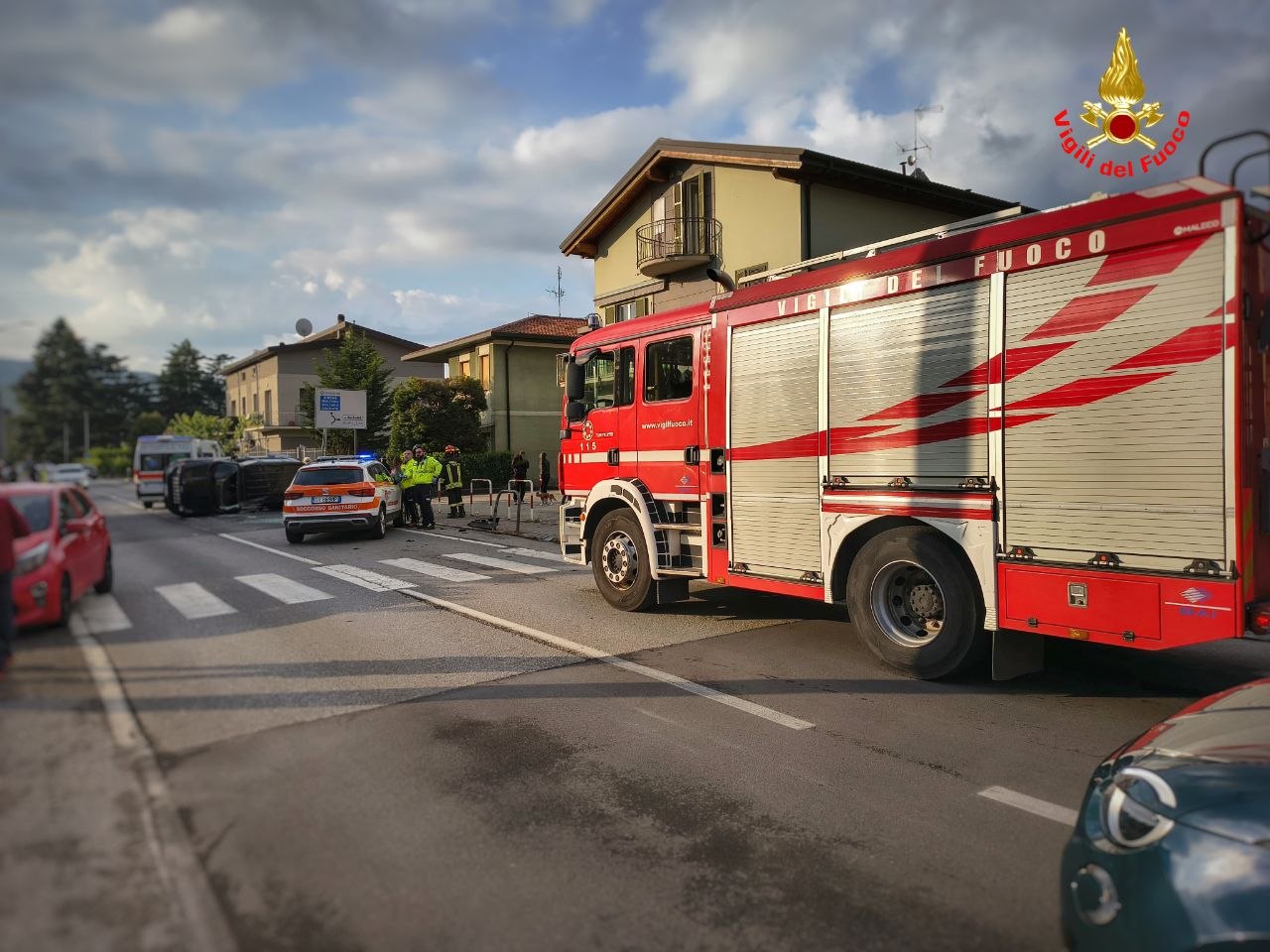 OggionoIncidenteStradaleRibaltamento.jpg (203 KB)