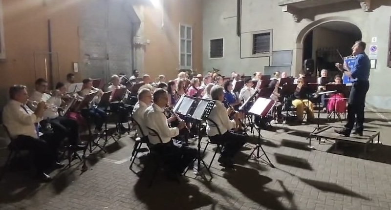 banda_sirone10.jpeg (113 KB)