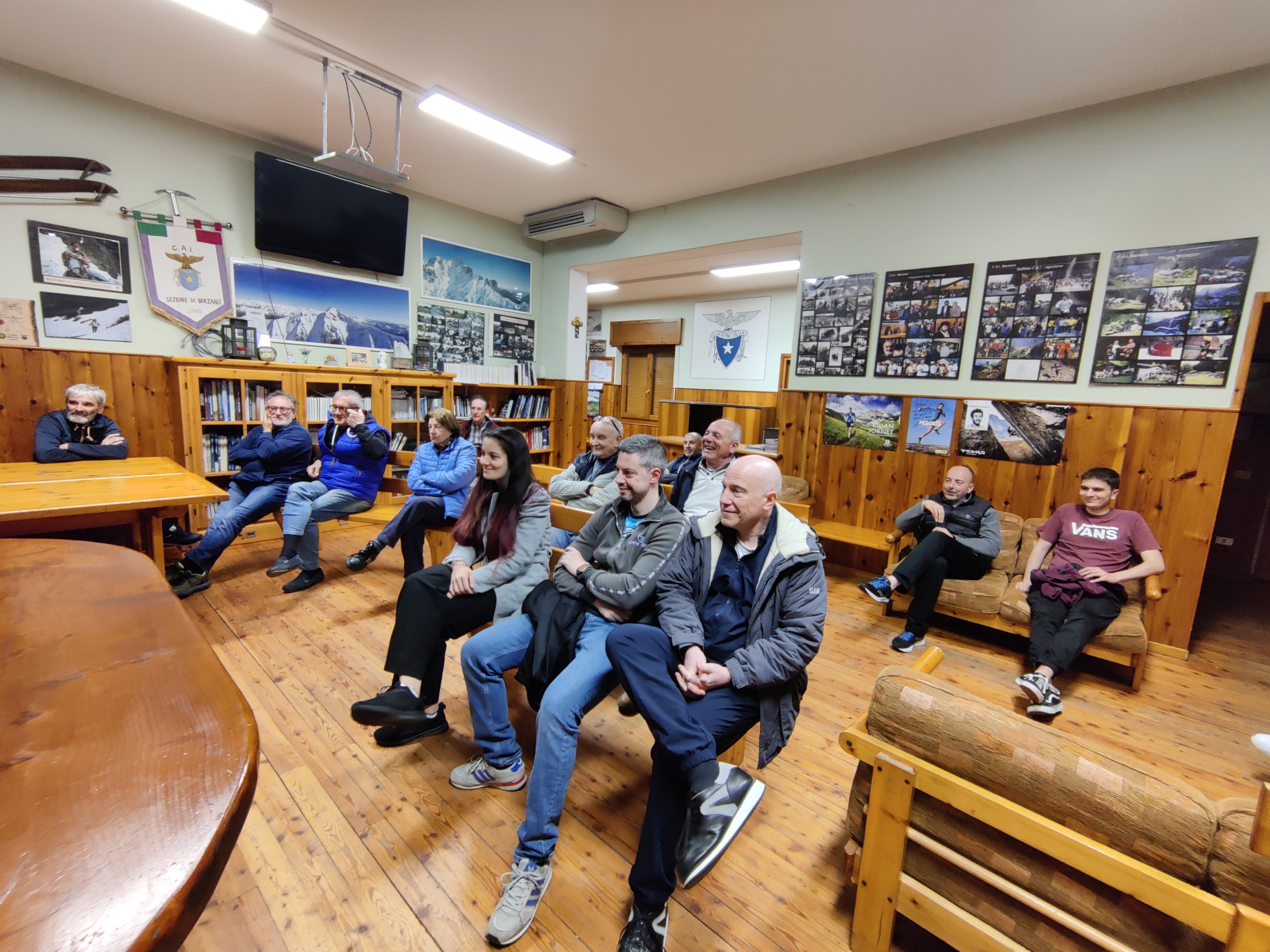 barzano-assembleadago__2_.jpg (635 KB)