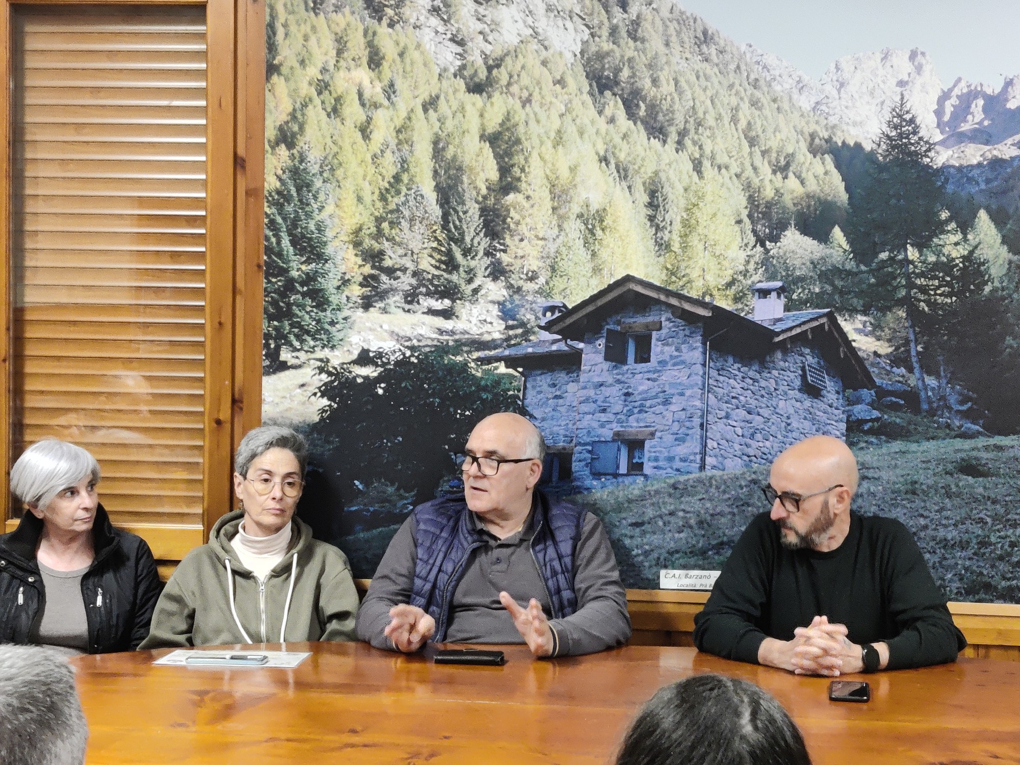 barzano-assembleadago__5_.jpg (936 KB)