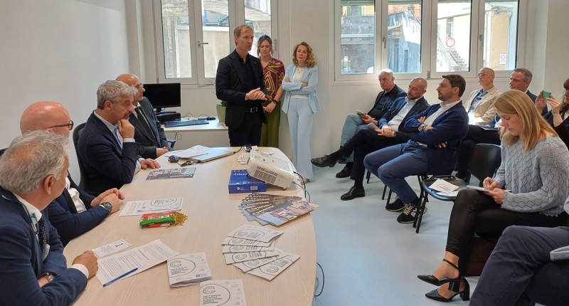 besanacasacomunita2.jpg (88 KB)