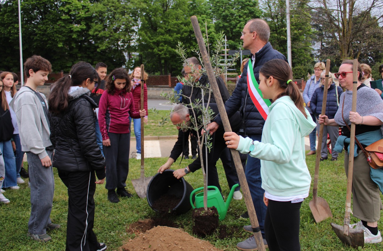 casatenovogiusto0016.jpg (852 KB)