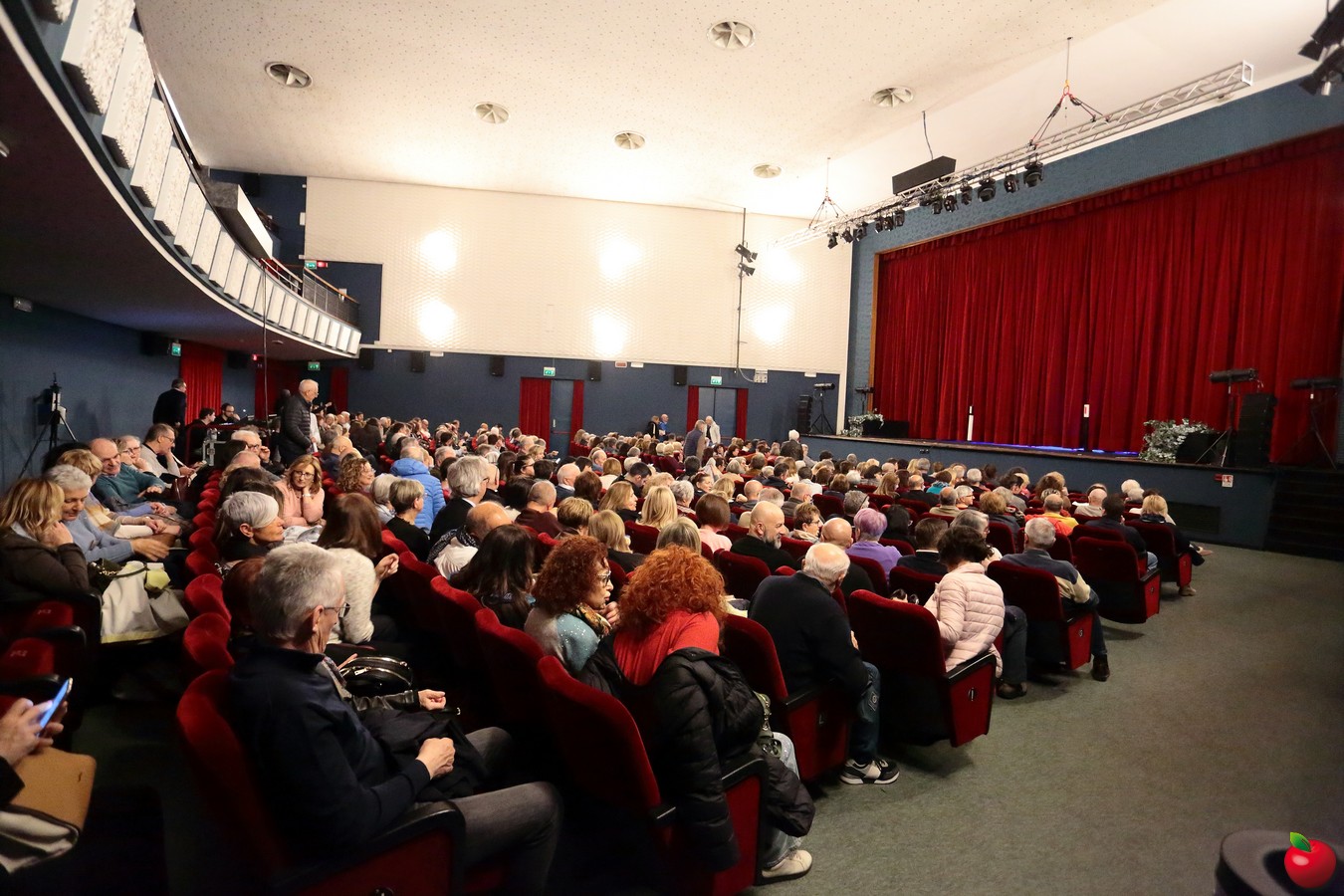 casatenovospettacoloauditorium_0002.jpg (307 KB)