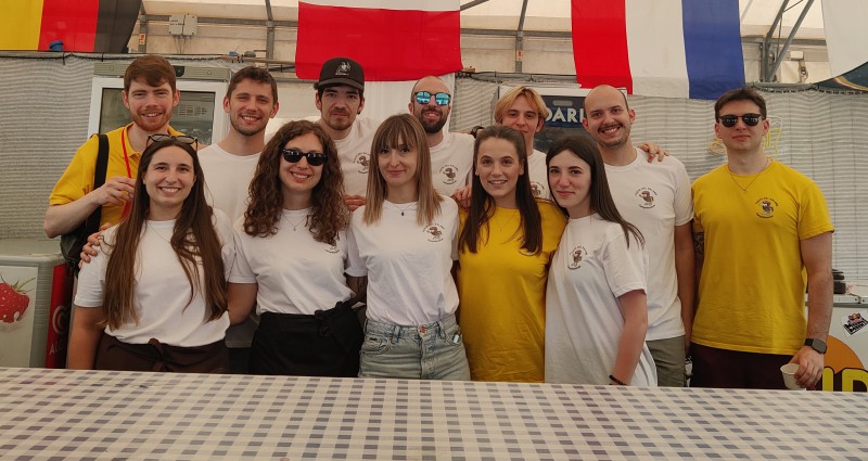 festasalame1.jpg (97 KB)