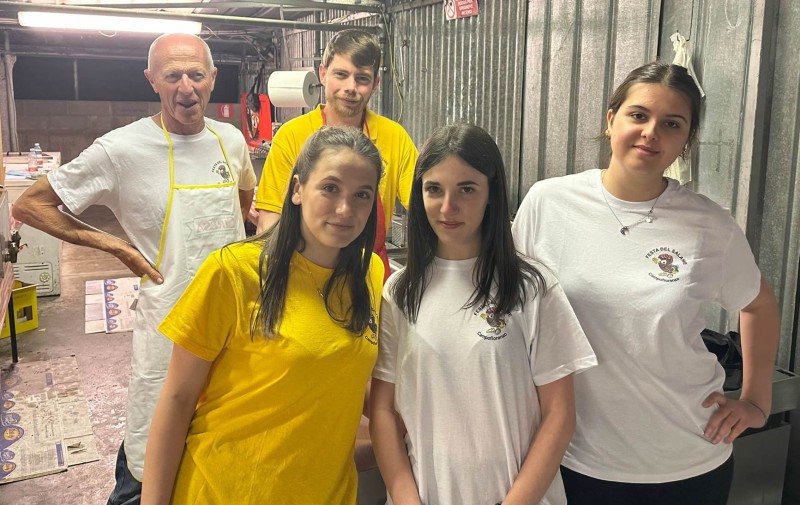 festasalame2.jpg (116 KB)