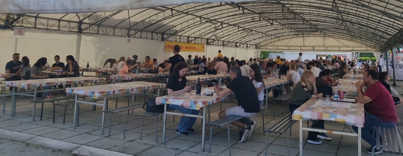 festasalame3.jpg (86 KB)