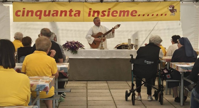 festasalame4.jpg (82 KB)