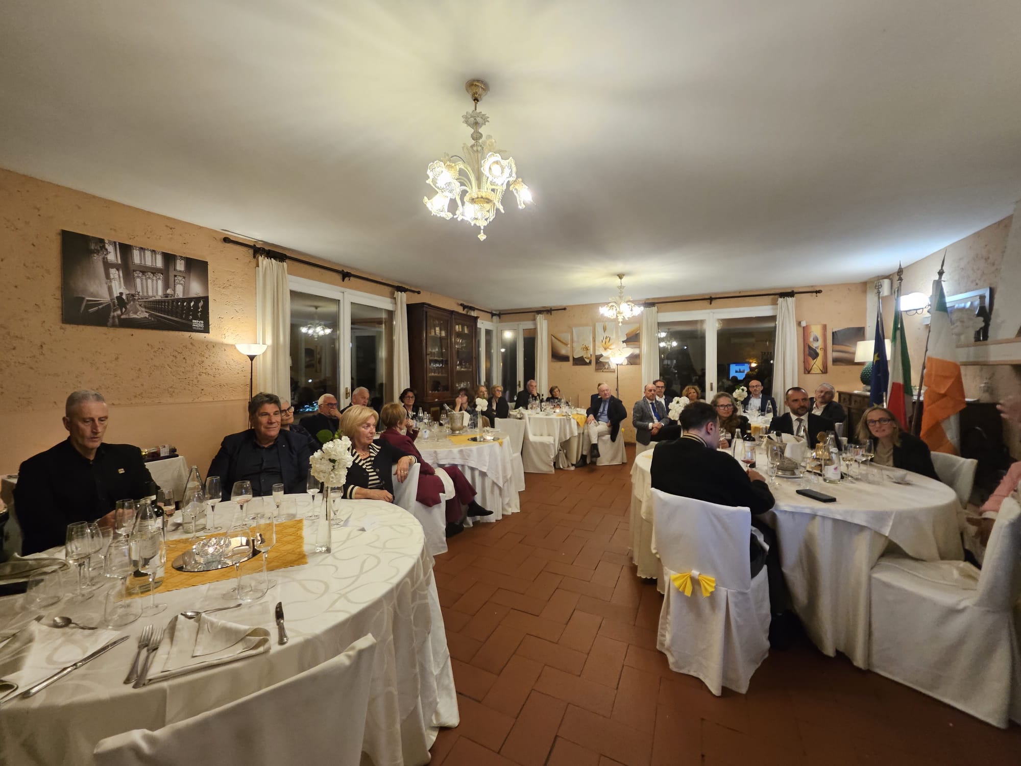 lions_castelli__4_.jpg (238 KB)