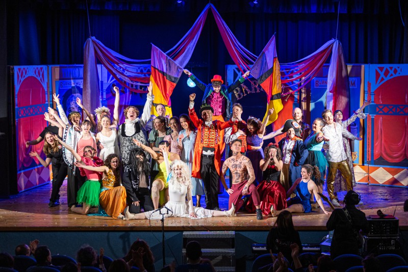 the_greatest_show_besana.jpg (145 KB)