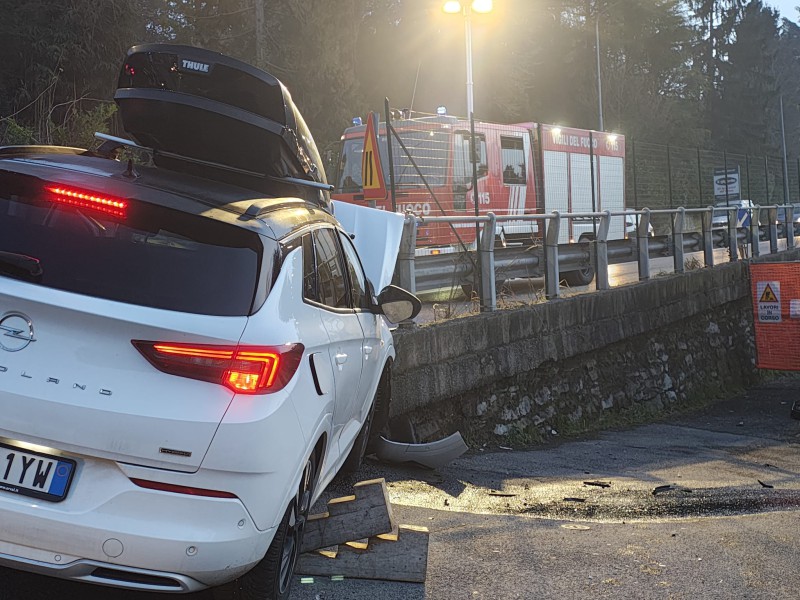 Barzano_incidente_Opel3.jpeg (138 KB)