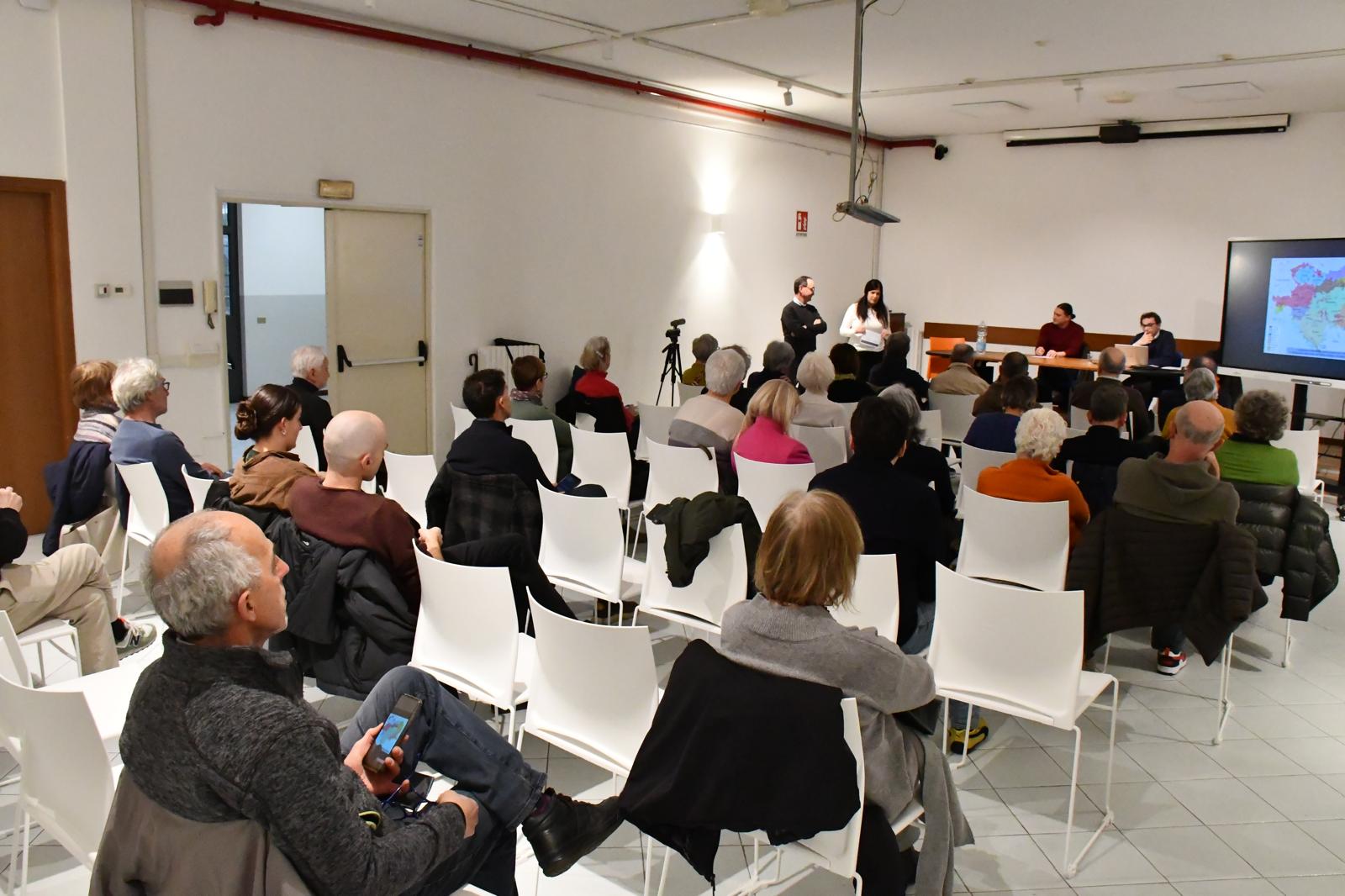 Bulciago_Lungo_confine_orientale-2.jpg (166 KB)