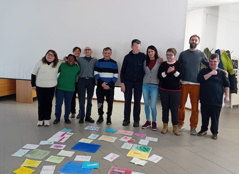 Nibionno_arteterapia1.jpg (126 KB)