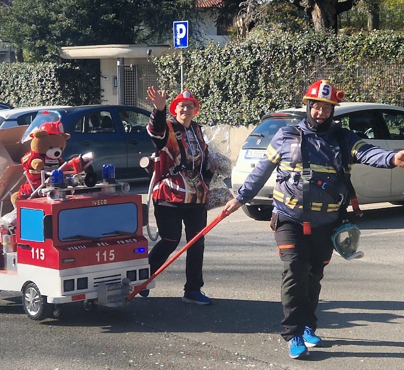 Nibionno_carnevale00009.jpg (321 KB)