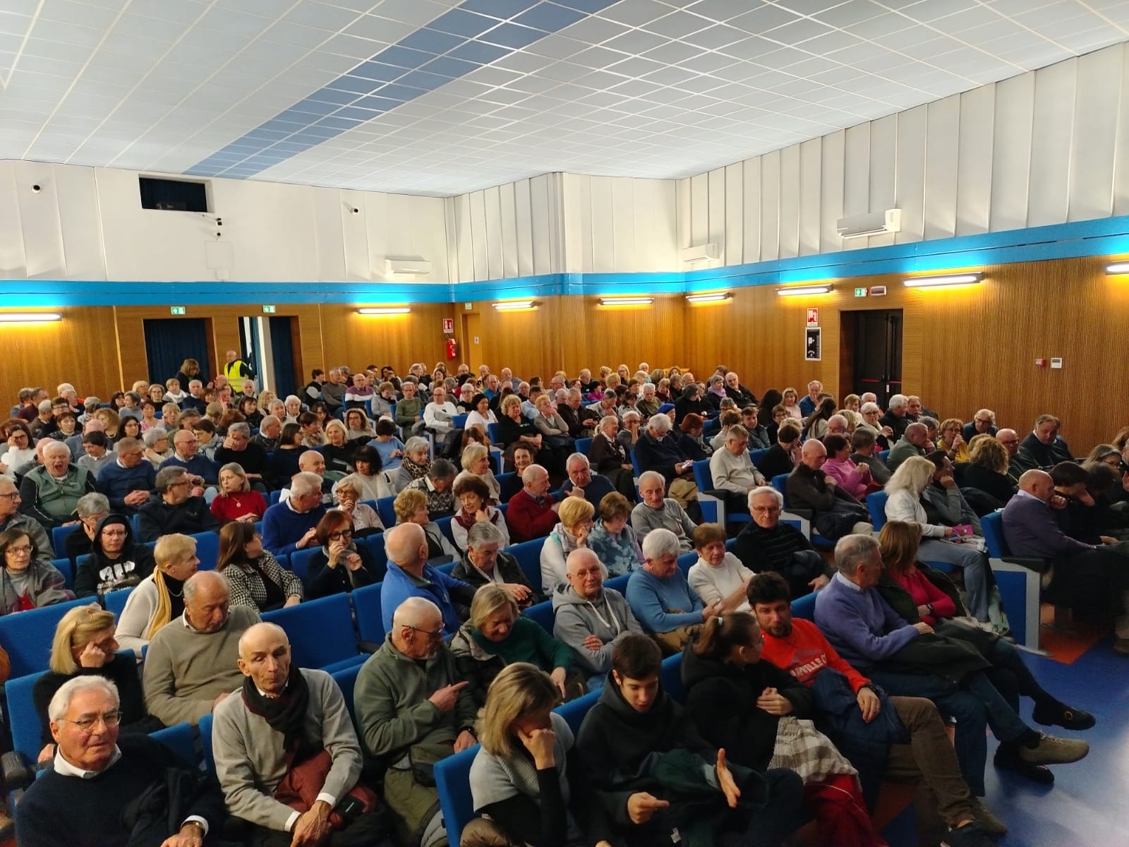 Nibionno_teca_teatro00006.jpg (251 KB)