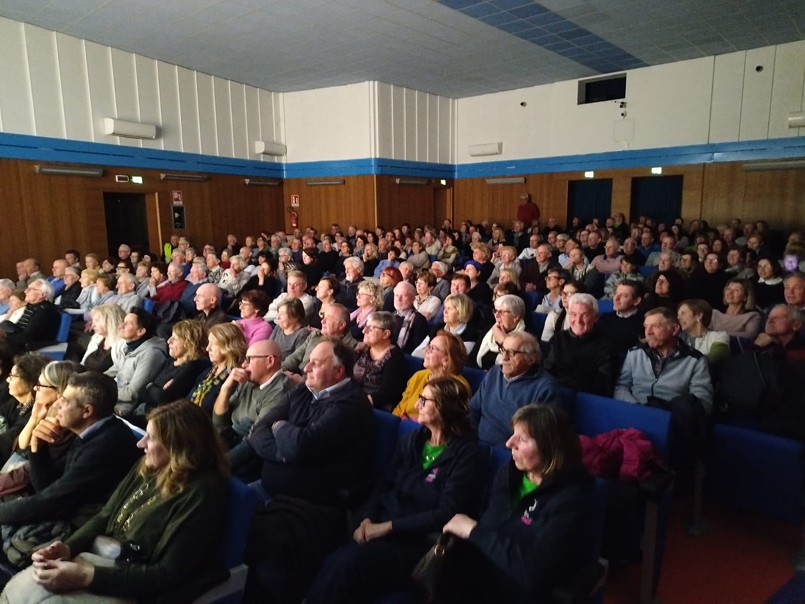 Nibionno_teca_teatro00007.jpg (186 KB)