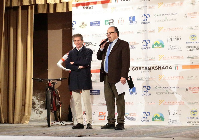 a_sinistra_il_presidente_mainetti.jpg (115 KB)