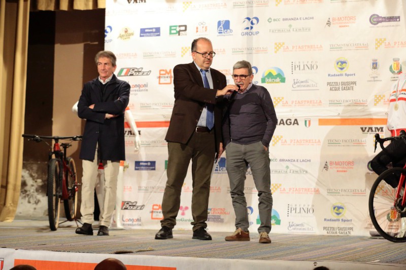 al_microfono_alessandro_bonacina.jpg (98 KB)